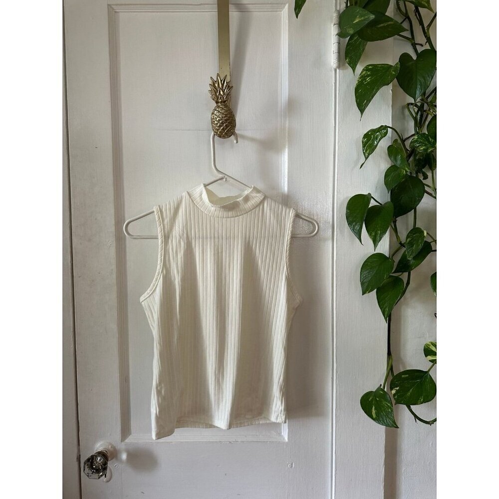 Olivia Rae women’s size medium white textured shirt